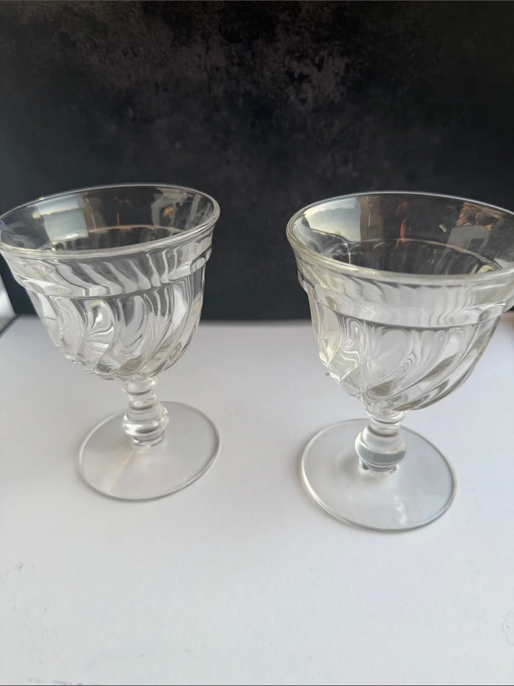 Swirl-Pattern Clear Glass Wine Goblets - Set of 2